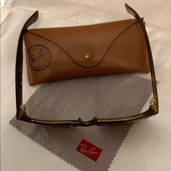 Ray-Ban New Wayfarer Classic Sunglasses - Picture 2 of 7